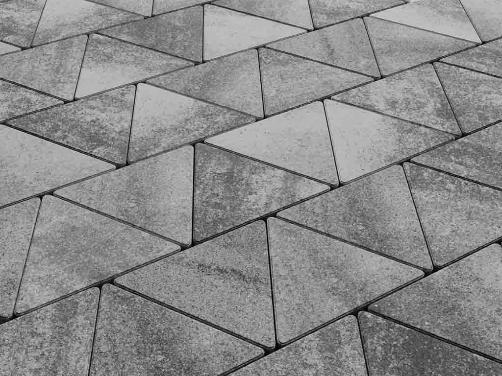 Плитка тротуарная Треугольник Б.1.ТГ.8 листопад гладкий антрацит, 355*355*355*80 мм