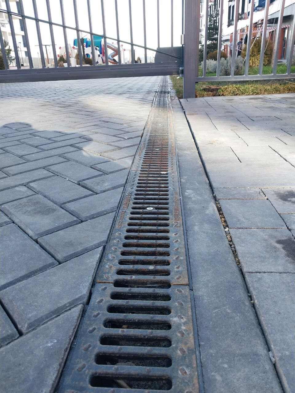 Решетка водоприемная чугунная щелевая AQUASTOK Norma DN100 класс B125