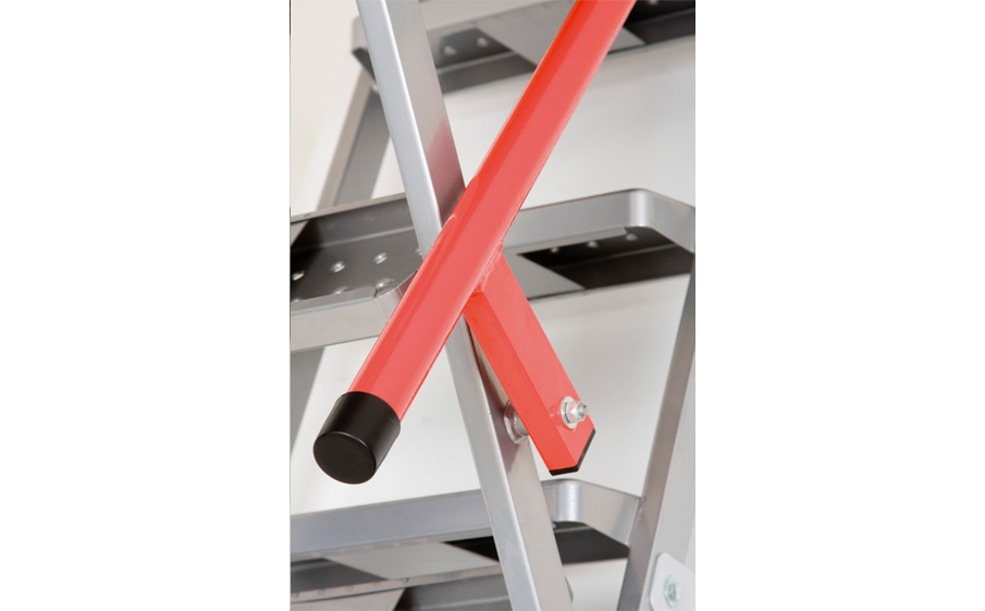 Металлическая лестница FAKRO LML Lux, высота 2800 мм, размер люка 860*1300 мм