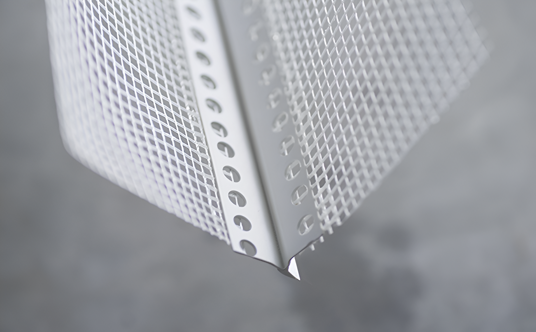 Профиль-капельник ПВХ ISOMAX с армирующей сеткой, 2,5 м