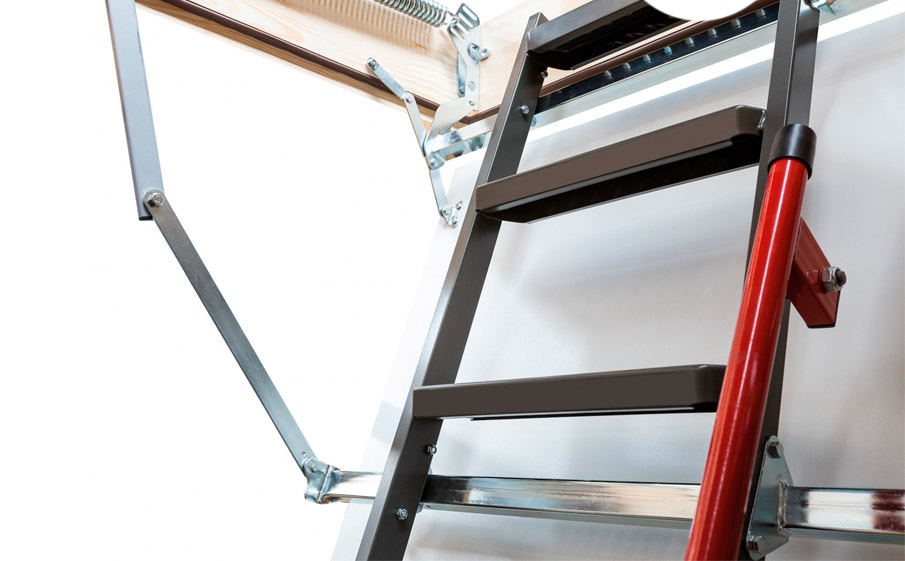 Металлическая лестница FAKRO LMK, высота 3660 мм, размер люка 700*1440 мм