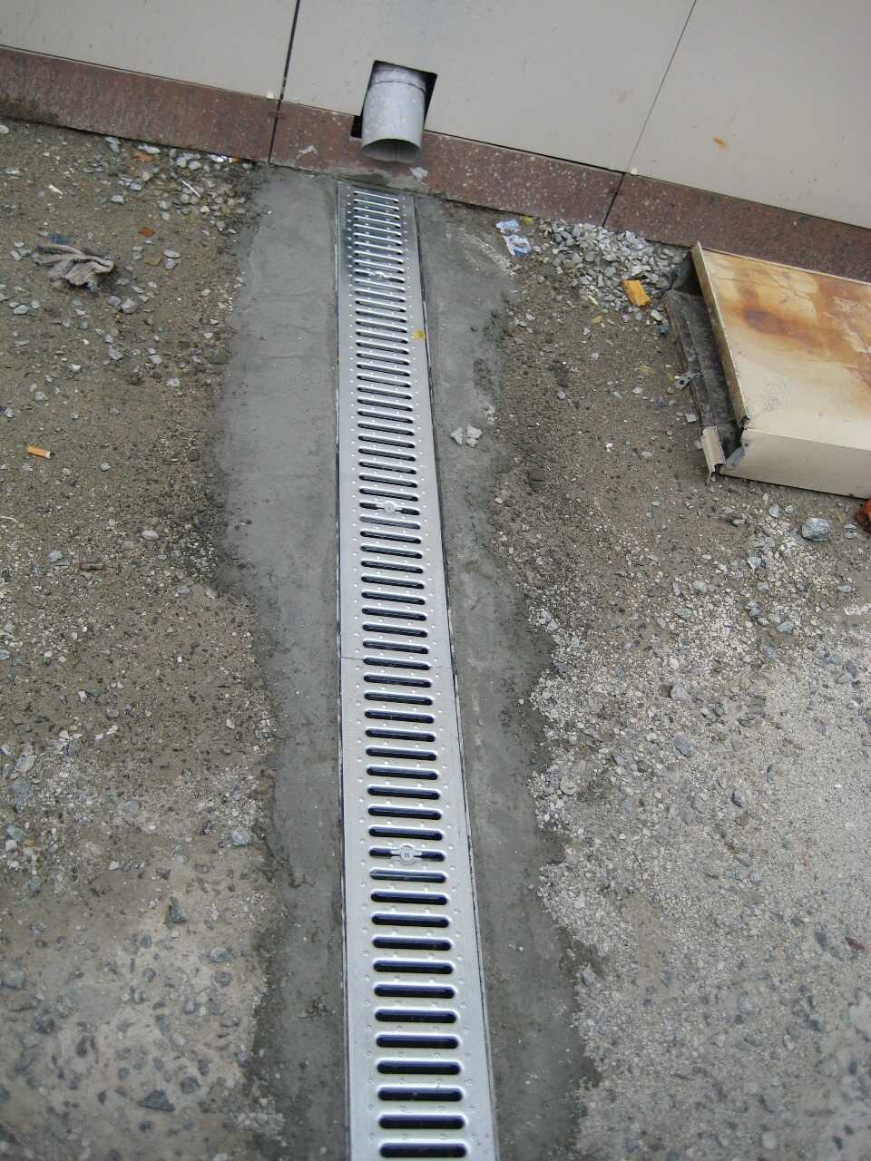 Решетка водоприемная штампованная стальная оцинкованная AQUASTOK Norma ECO 0,8 DN100 класс A15