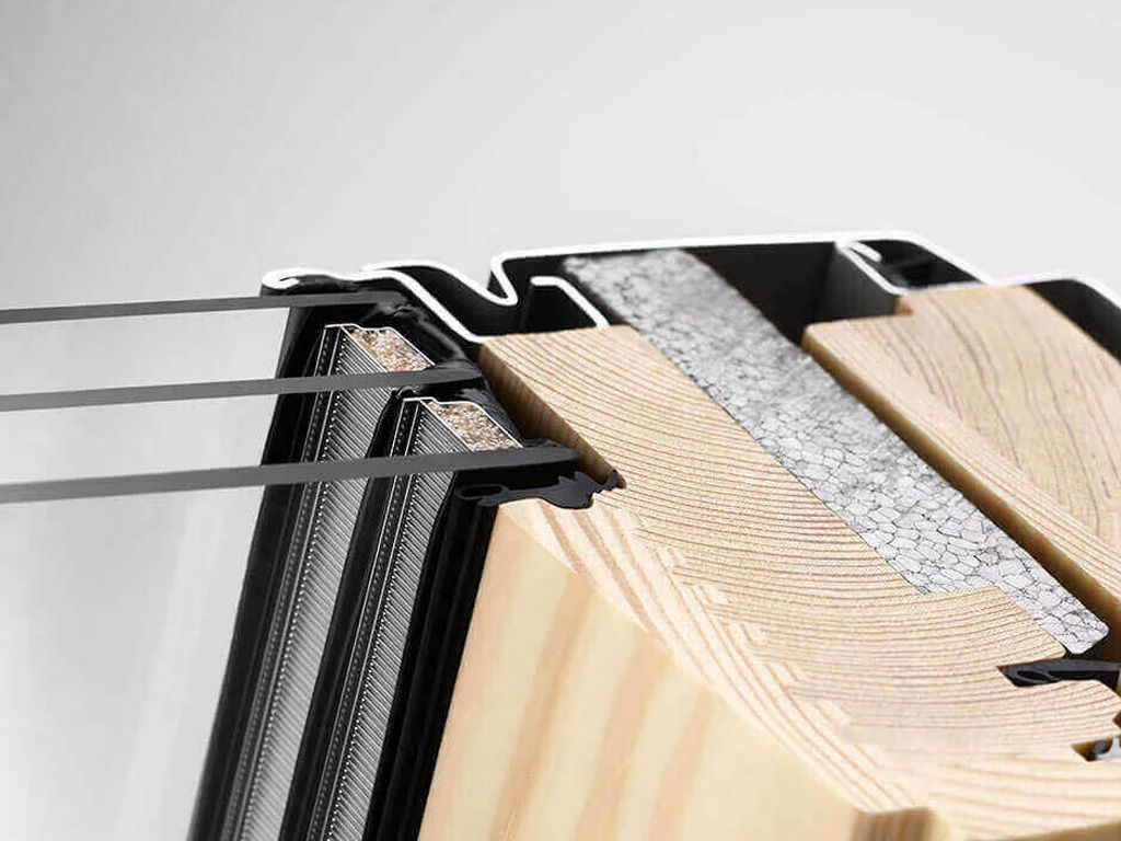 Мансардное окно VELUX WoodLine Дизайн GLL 1061, 550*980 мм