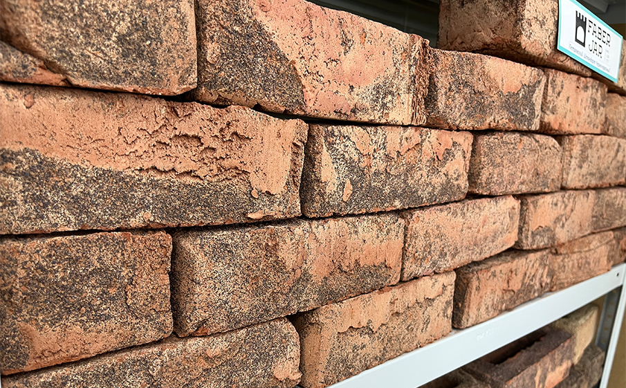 Кирпич облицовочный Faber Jar Петровский Штандарт черно-красный 215*102*65 мм