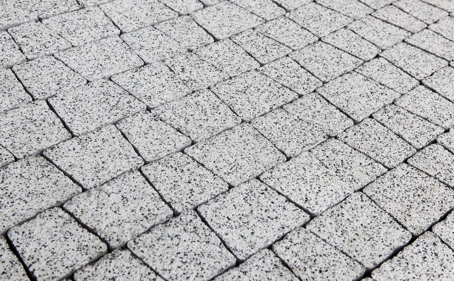 Плитка тротуарная Антик Б.3.А.6 стоунмикс белый с черным, комплект 5 шт, толщина 60 мм