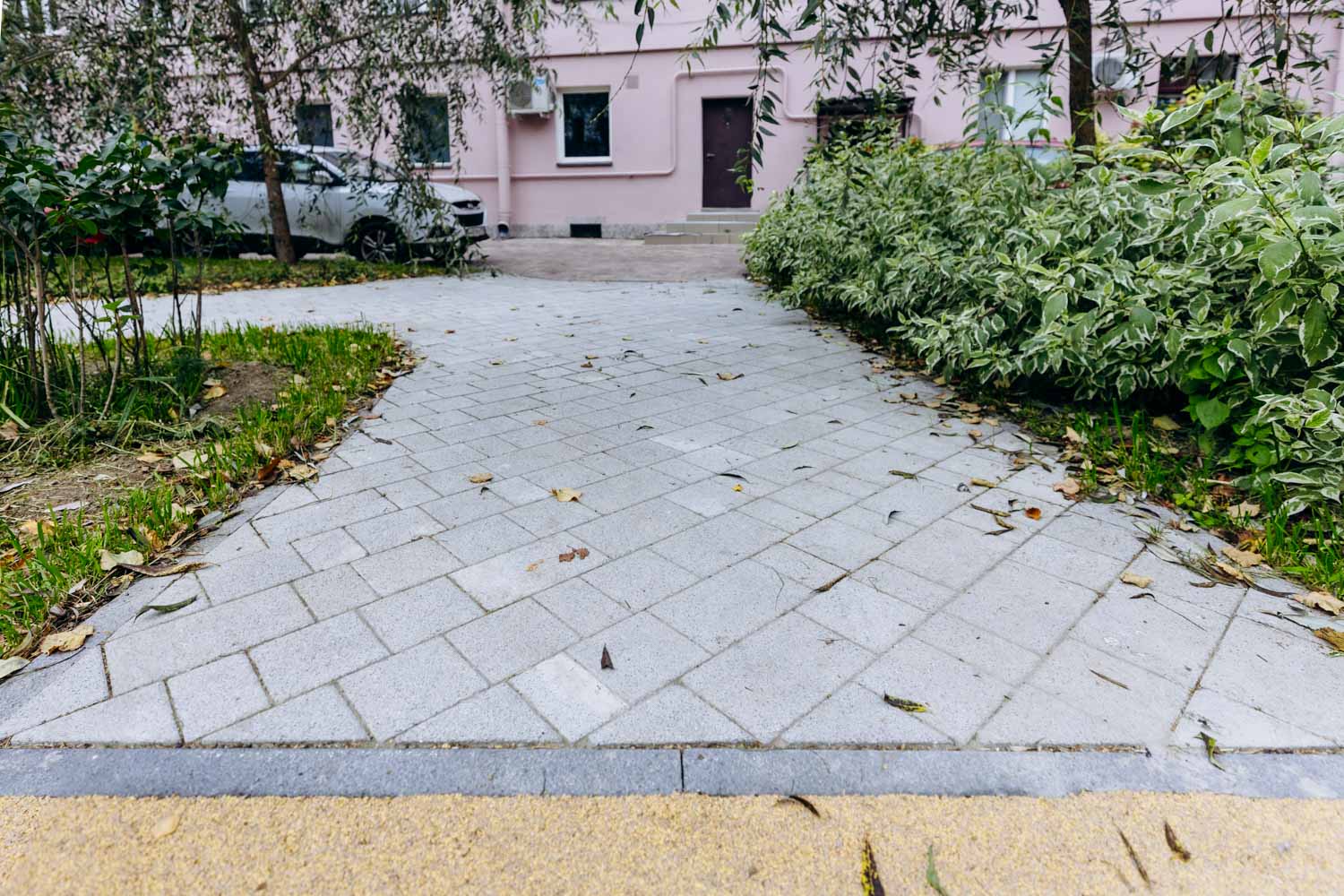 Плитка тротуарная Готика Granite FERRO, Новый Город В.2.Псм.8, Белла Уайт 260/160/100*160*80 мм