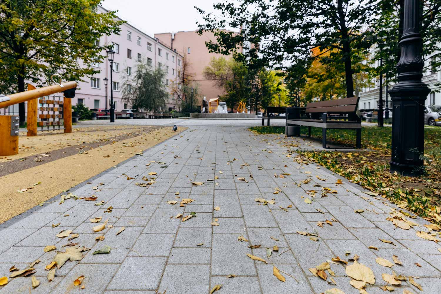 Плитка тротуарная Готика Granite FERRO, Новый Город В.2.Псм.8, Белла Уайт 260/160/100*160*80 мм