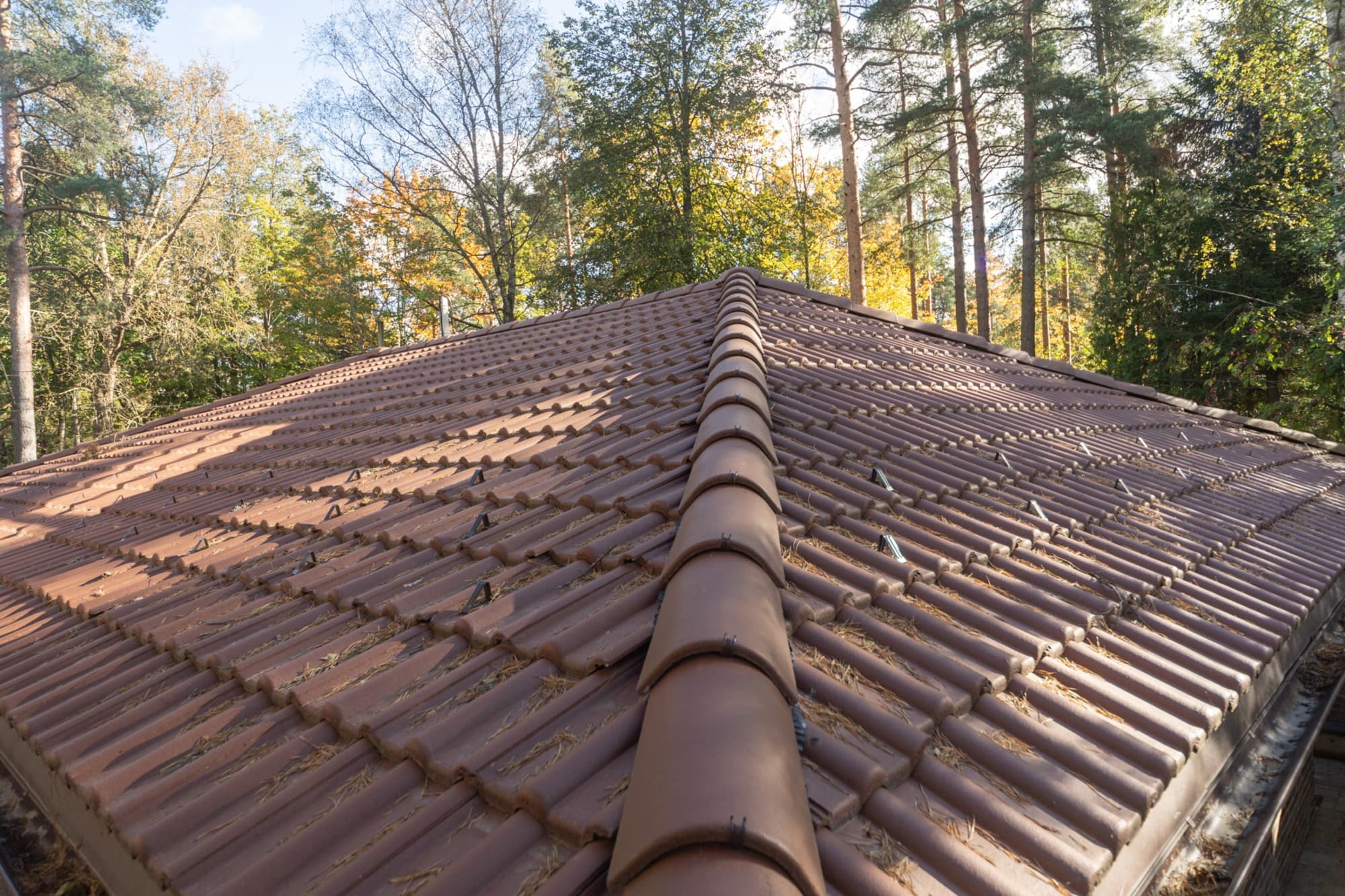 Цементно-песчаная черепица BRAAS Франкфурт, коричневая