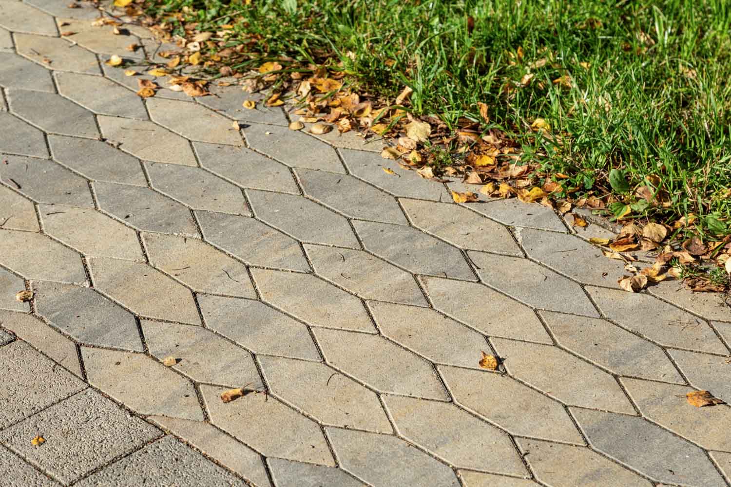 Плитка тротуарная Скошенный шестиугольник Б.1.ШГ.6 искусственный камень базальт, 100*100*100*60 мм 