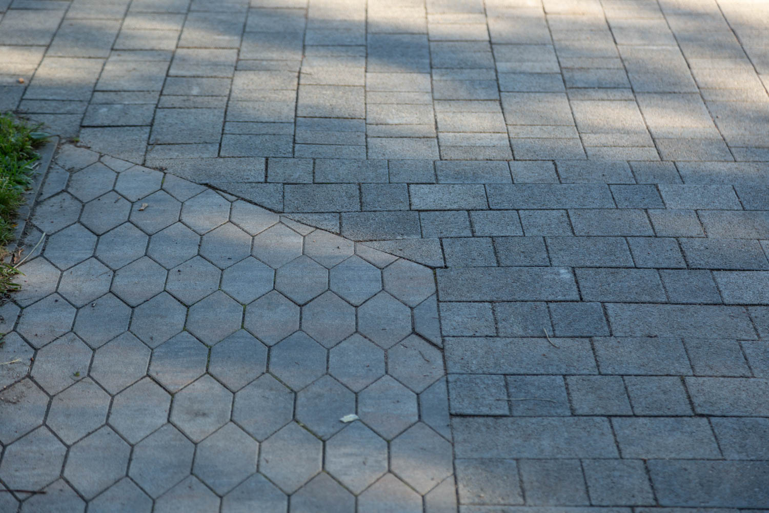 Плитка тротуарная Скошенный шестиугольник Б.1.ШГ.6 искусственный камень базальт, 100*100*100*60 мм 
