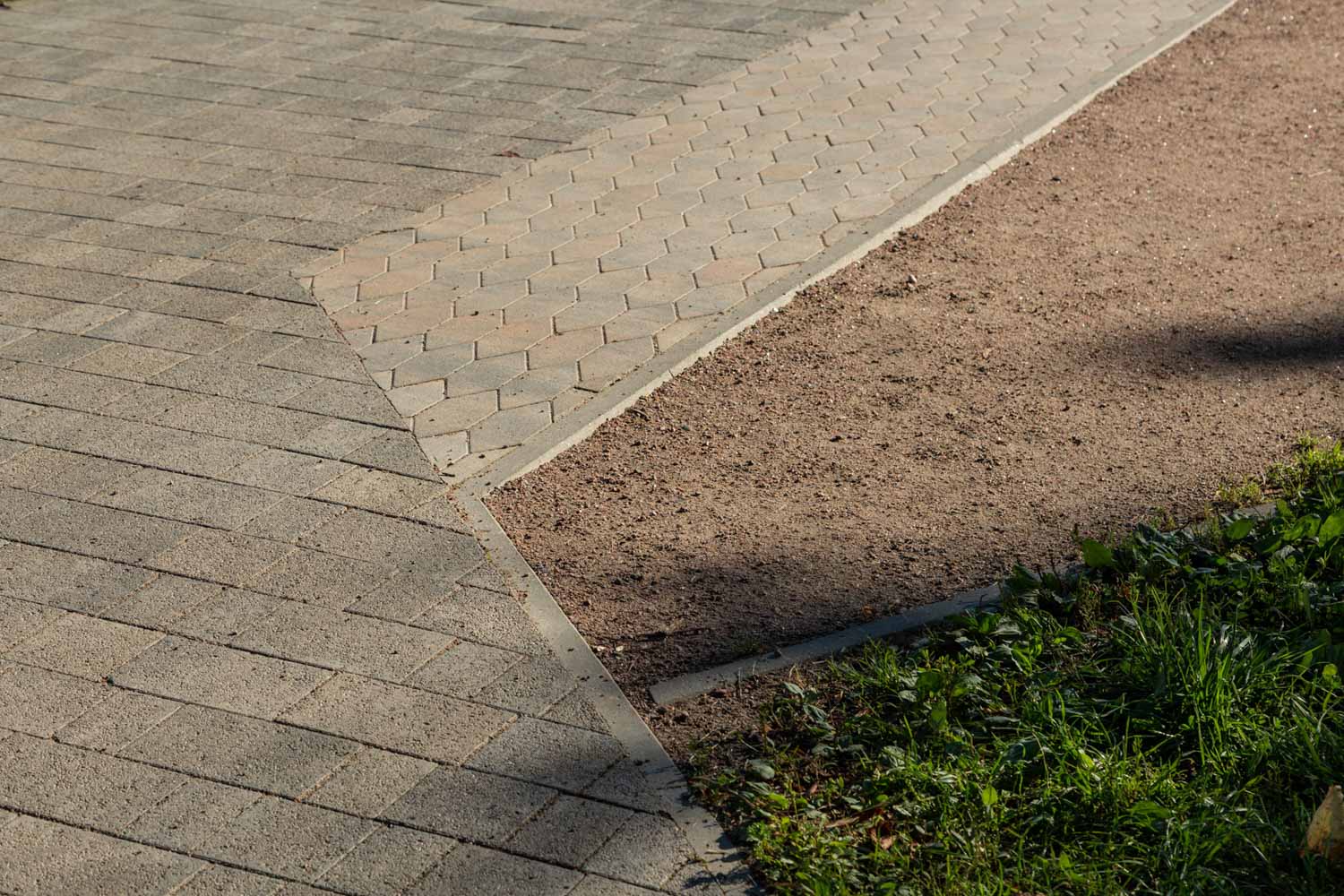 Плитка тротуарная Скошенный шестиугольник Б.1.ШГ.6 искусственный камень базальт, 100*100*100*60 мм 