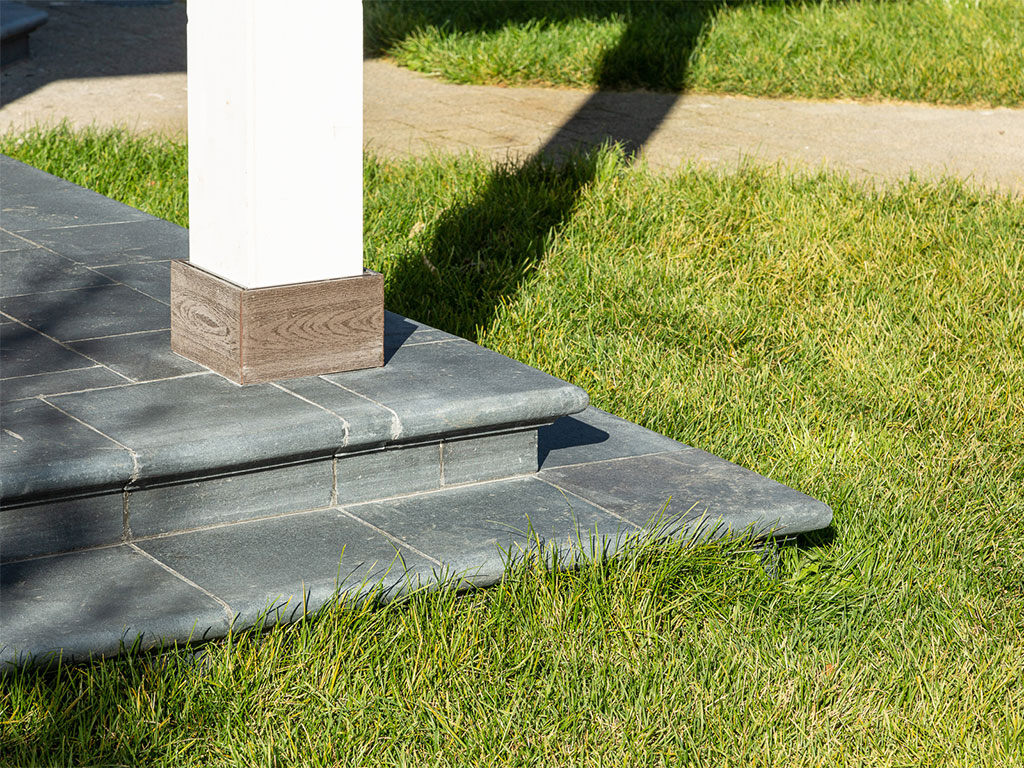 Клинкерная угловая ступень Terraklinker (Gres de Breda) Basalto модель B, 330*330*60*20 мм