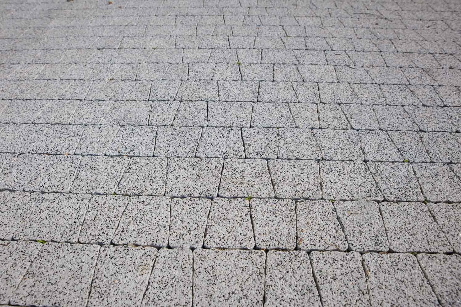 Плитка тротуарная Антик Б.3.А.6 стоунмикс белый с черным, комплект 5 шт, толщина 60 мм