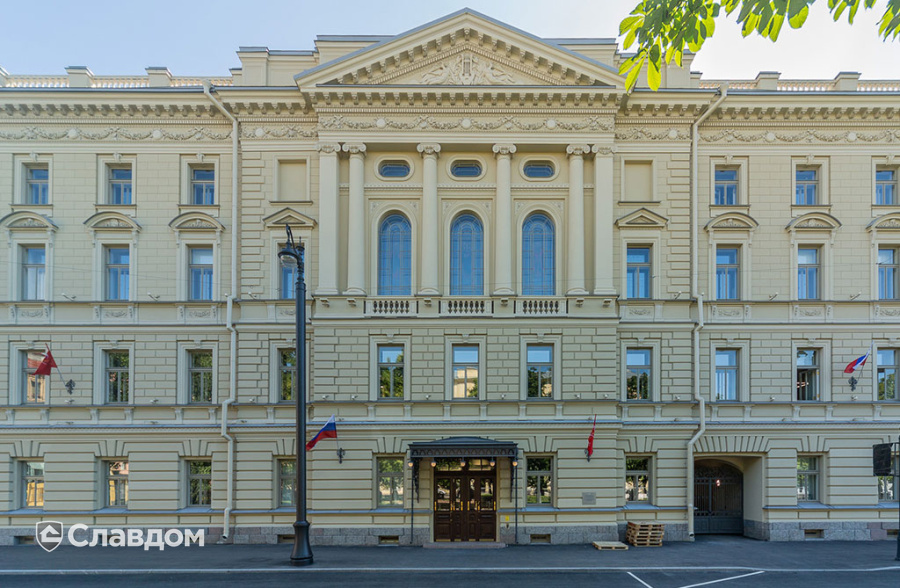 Консерватория им. Н.А. Римского-Корсакова на Театральной площади
