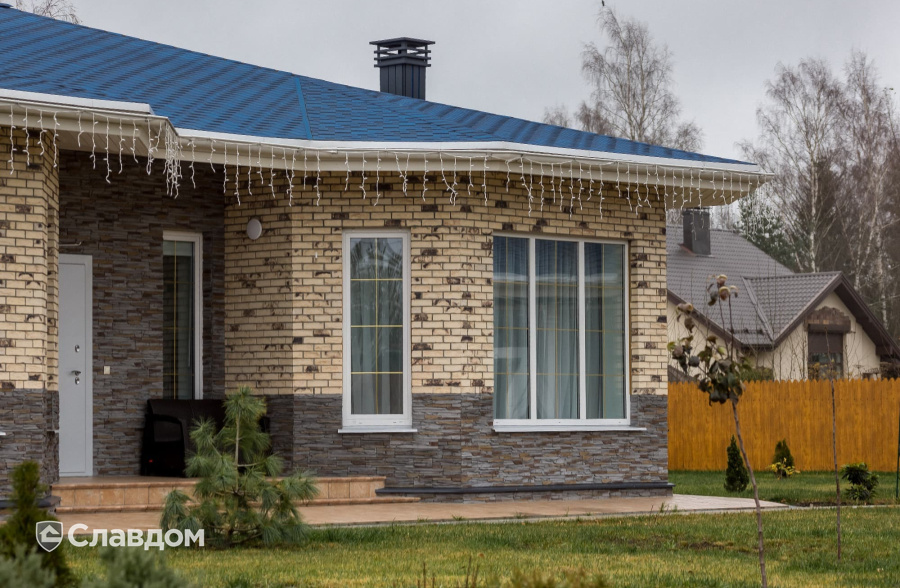 Частный дом с облицовкой кирпичом ENGELS Ladoga