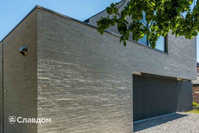 Частный дом в Бесонрье с облицовкой кирпичом Terca Polaris Wasserstrich Spezial Grijs