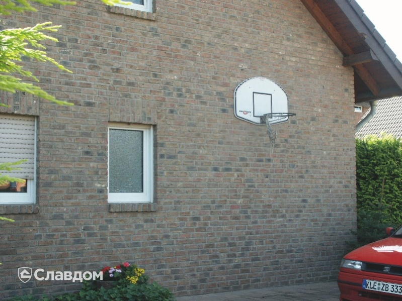 Дом с мансардой с облицовкой кирпичом Terca Veldbrand Antiek