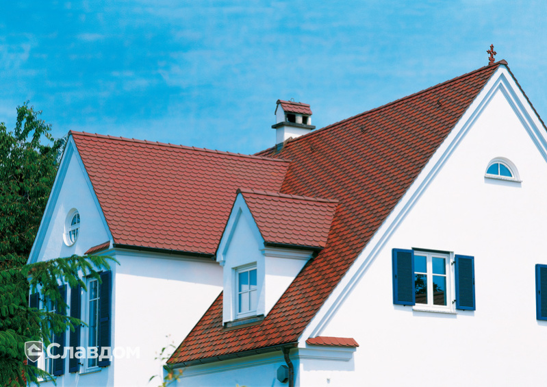 Частный дом с черепицей Creaton Biber Klassik Braun Engobiert