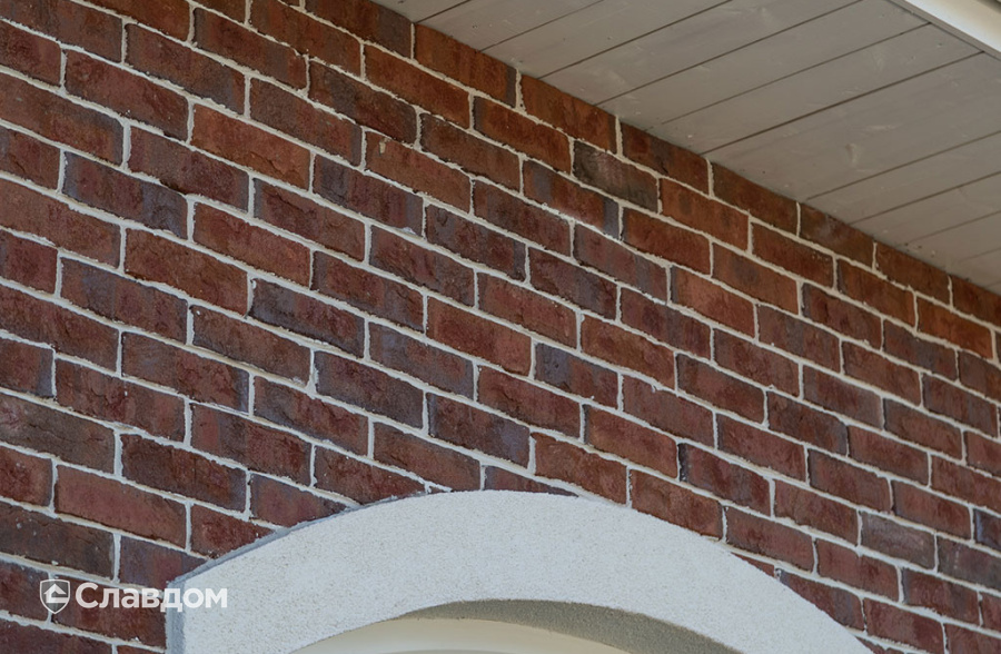 Частный дом с облицовкой плиткой Roben Formback Buntgeflammt