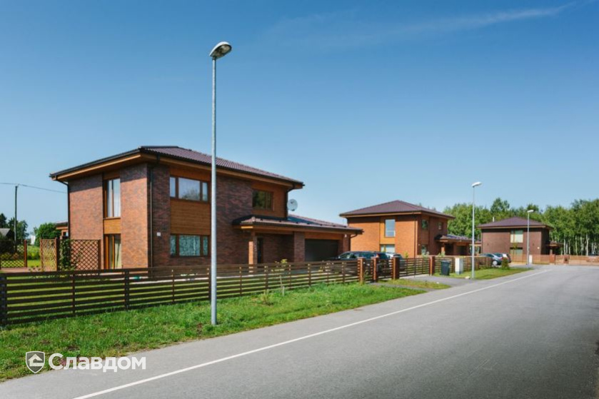 Коттеджный поселок с облицовкой кирпичом Terca Red Flame гладкий