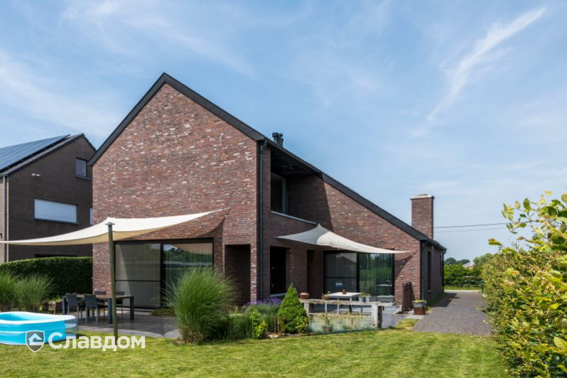 Частный дом в д.Морховен с облицовкой кирпичом Terca Veldbrand Antiek