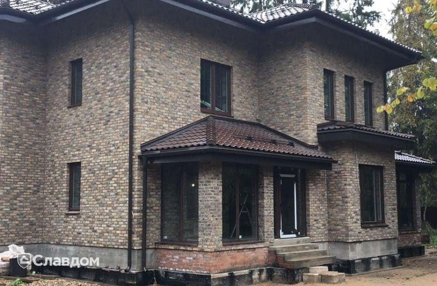 Частный дом, облицованный кирпичом Сафоново Клинкер №10