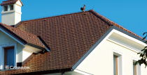 Здание с крышей из черепицы Creaton Biber Klassik Kupferrot engobiert