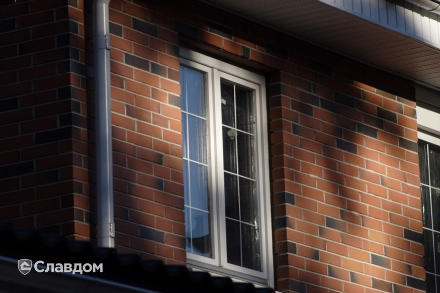 Коттеджный поселок "Солнечный берег" с облицовкой кирпичом Terca Red Flame гладкий