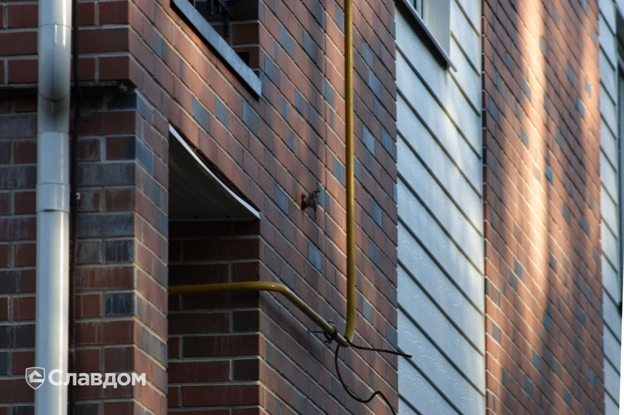 Коттеджный поселок "Солнечный берег" с облицовкой кирпичом Terca Red Flame гладкий