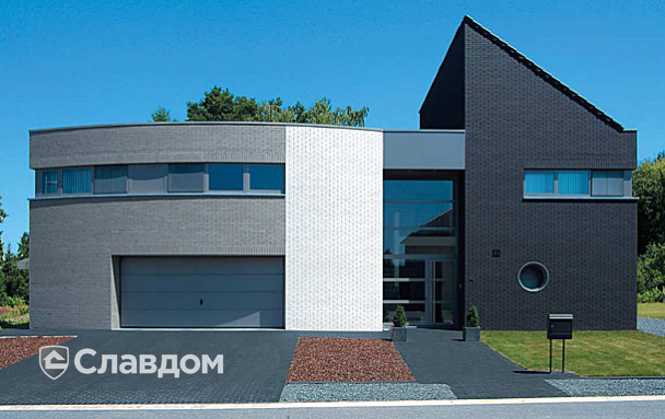 Частный дом с облицовкой кирпичом Roben Faro Grau nuanciert, Roben Faro Schwarz nuanciert и Roben Oslo perlweiss