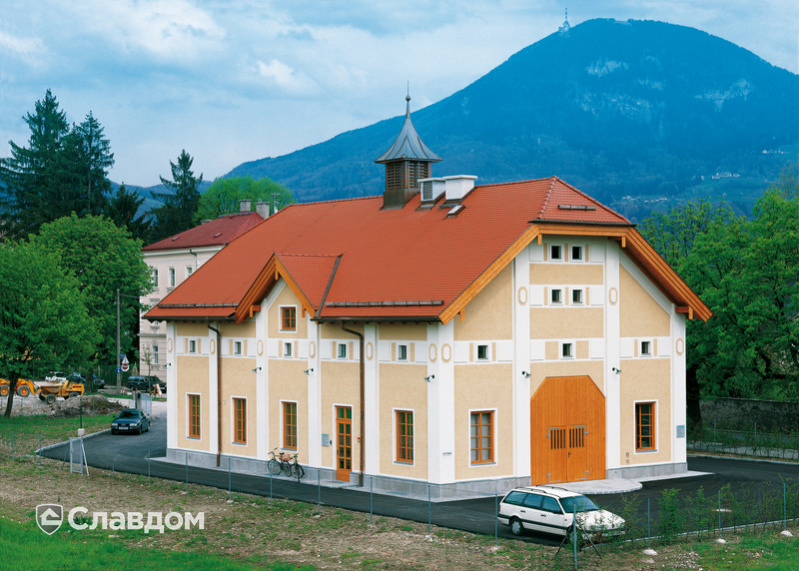 Дом в горах с крышей из черепицы Creaton Biber Klassik Naturrot