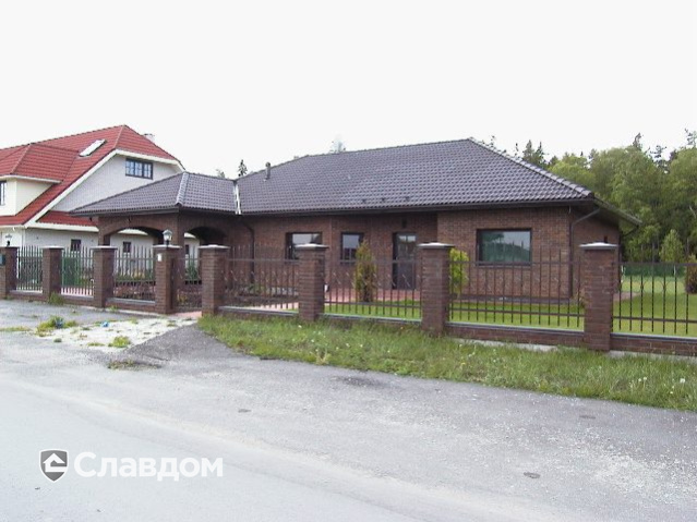 Одноэтажный жилой дом с облицовкой кирпичом Terca Terra шероховатый