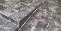 Крыльцо дома с облицовкой напольной плиткой и ступенями Westerwaelder Klinker ATRIUM Dunkelgrau