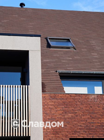 Жилой дом в Зедельгеме с облицовкой кирпичом Terca Iluzo Paars