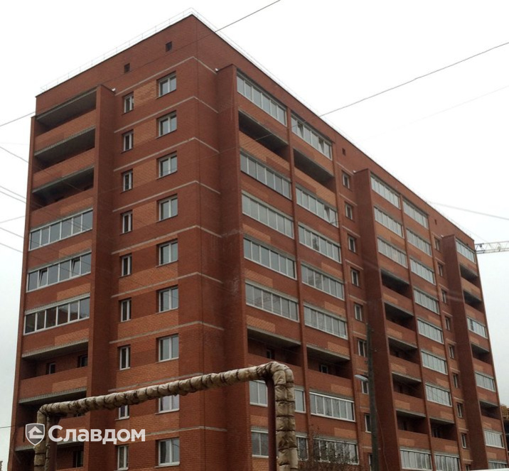 Многоэтажный жилой дом в г.Киров с облицовкой кирпичом КС-Керамик Красный кора и Персик кора