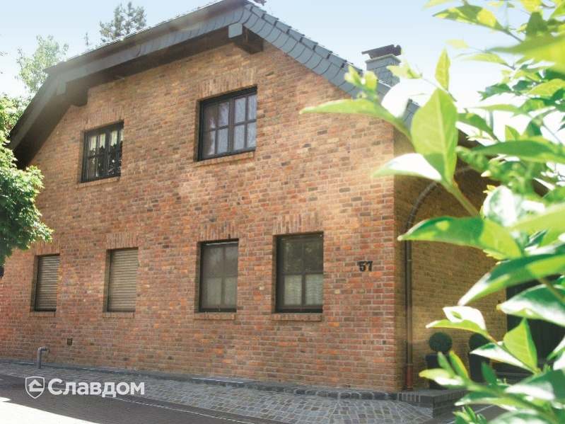 Двухэтажный дом с облицовкой кирпичом Terca Veldbrand Antiek