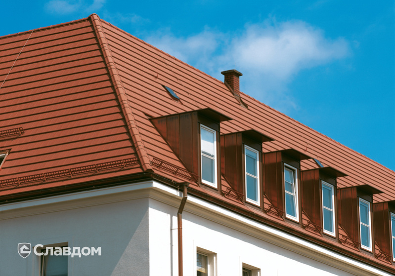 Дом с мансардой с крышей из черепицы Creaton Domino Naturrot