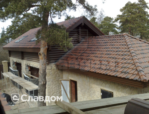 Частный жилой дом с использованием черепицы Jacobi J13 медный колорель