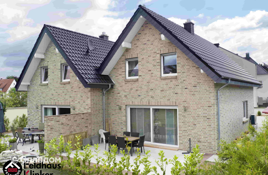 Частный дом с облицовкой кирпичом Feldhaus Klinker 764 vascu argo rotado