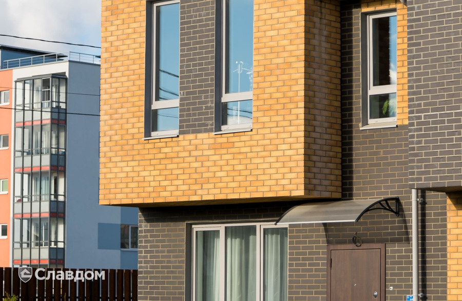 ЖК "Новые кварталы Петергофа" с облицовкой плиткой Roben Manus tonga и Faro shwarz