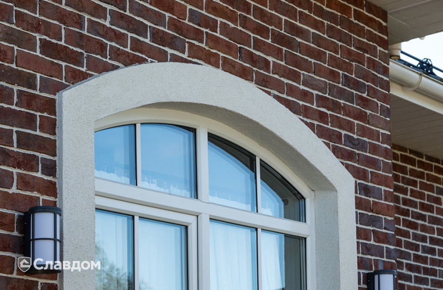 Частный дом с облицовкой плиткой Roben Formback Buntgeflammt