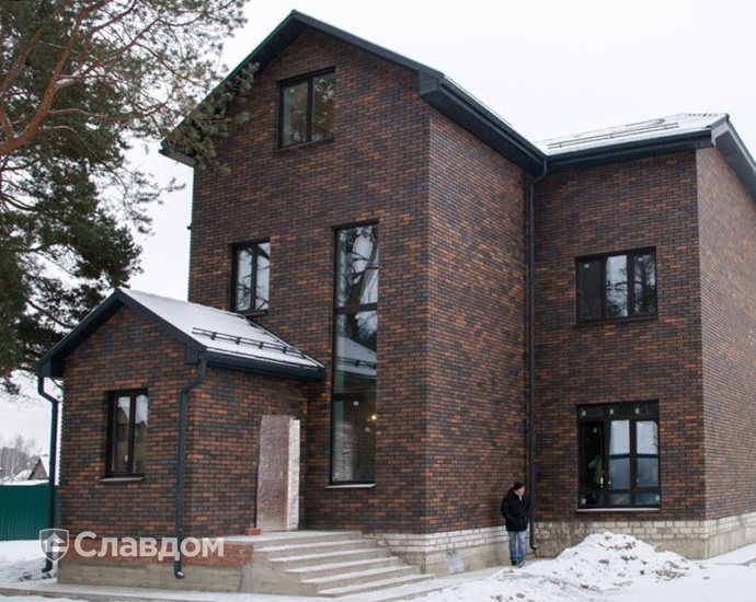 Коттедж с использованием кирпича Пятый элемент Регенсбург