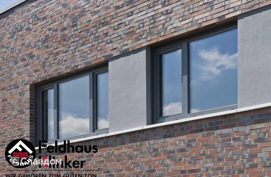 Жилой дом с облицовкой кирпичом Feldhaus Klinker 560 carbona ardor colori
