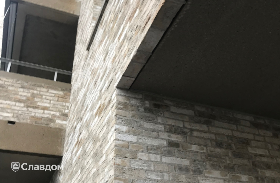 Жилой комплекс с использованием керамического кирпича ENGELS HANDFORM Carthago