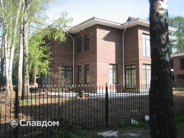 Частный жилой дом с применением кирпича Terca Portsmouth и Feldhaus Klinker K689 sintra ardor