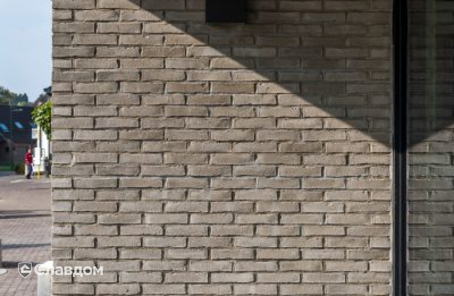 Культурный центр в Тервюрене с облицовкой кирпичом Terca Latero Basalto
