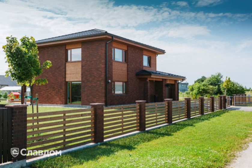 Коттеджный поселок с облицовкой кирпичом Terca Red Flame гладкий