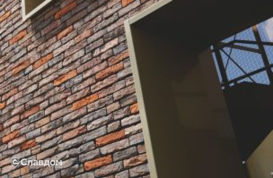 Офис банка с облицовкой миксом кирпича Terca Maaseiker Bont и Paarsblauw