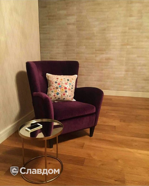 Интерьер с облицовкой фасадной плиткой Stroeher Glanzsteuck №4