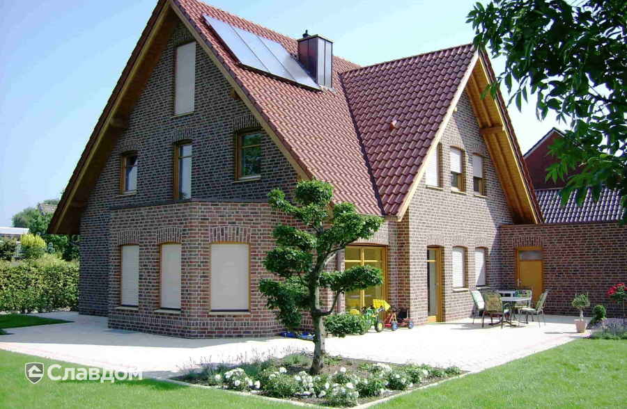 Частный дом с облицовкой кирпичом ручной формовки MUHR Nr 13 Friesland